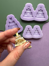 Load image into Gallery viewer, Domed &amp; detailed sandcastle moulds
