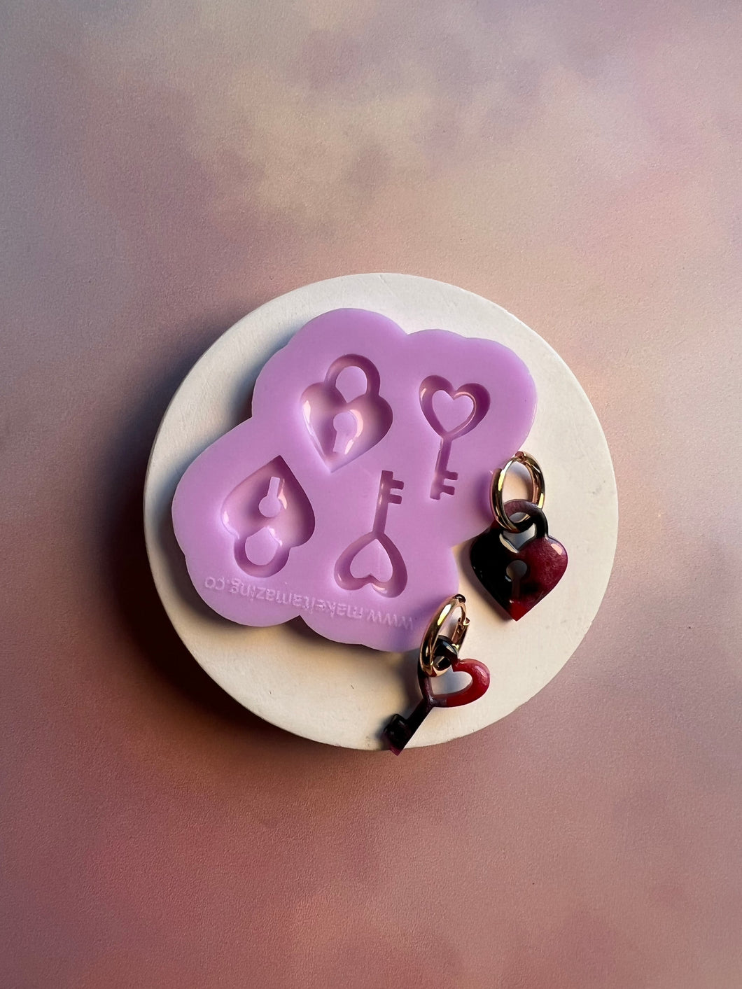 Domed heart lock and key mould