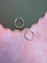 Load image into Gallery viewer, 2cm stainless steel hoop earrings
