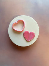 Load image into Gallery viewer, Scalloped heart cutter
