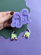 Load image into Gallery viewer, Domed &amp; Engraved Monkey mould - Animal moulds for resin jewellery
