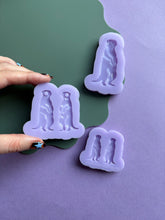 Load image into Gallery viewer, Domed &amp; Engraved Meerkat moulds - Animal moulds for resin jewellery
