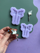 Load image into Gallery viewer, Domed &amp; Engraved Lemur moulds - Animal moulds for resin jewellery
