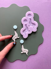Load image into Gallery viewer, Circus seal mould - Circus moulds for resin jewellery
