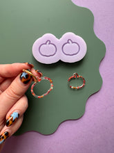 Load image into Gallery viewer, Pumpkin outline frame mould - Halloween moulds for resin jewellery
