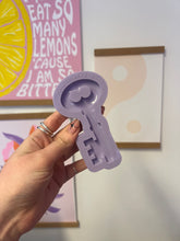 Load image into Gallery viewer, BGRADE large key mould
