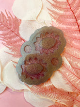 Load image into Gallery viewer, Scalloped oval silicone earring mould
