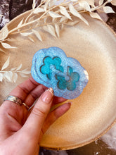 Load image into Gallery viewer, Medium flower hoop silicone mould
