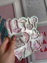 Load image into Gallery viewer, Cottage~core themed silicone mould
