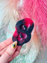 Load image into Gallery viewer, Heart lock pre domed silicone mould
