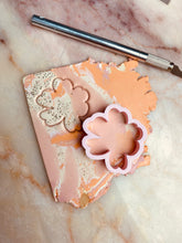 Load image into Gallery viewer, Organic flower polymer clay cutter (large)
