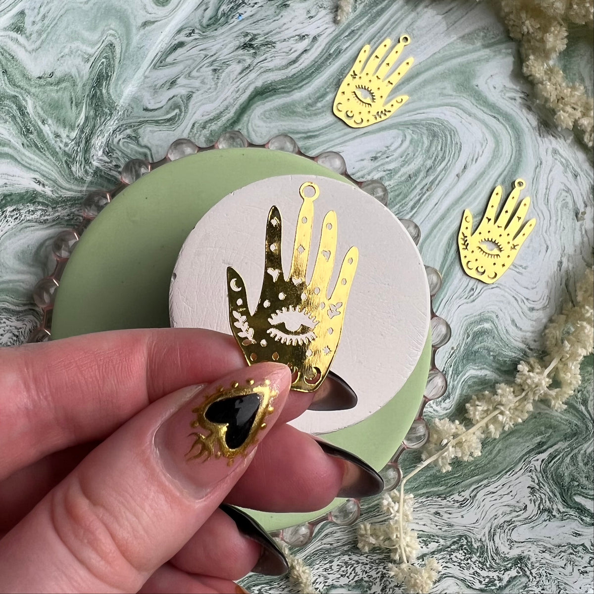 Mystic hand - brass shapes – Make It Amazing