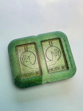 Load image into Gallery viewer, The stitcher tarot card silicone mould
